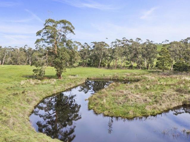 Cottage for sale in Scotts Creek, Victoria