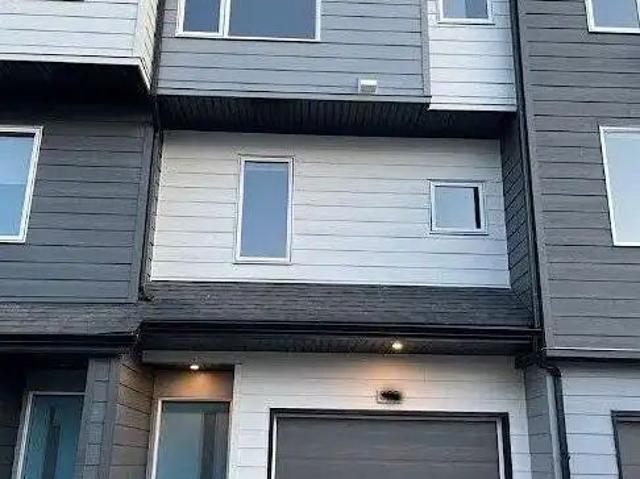 Townhouse for rent in Skyview Ranch, Calgary