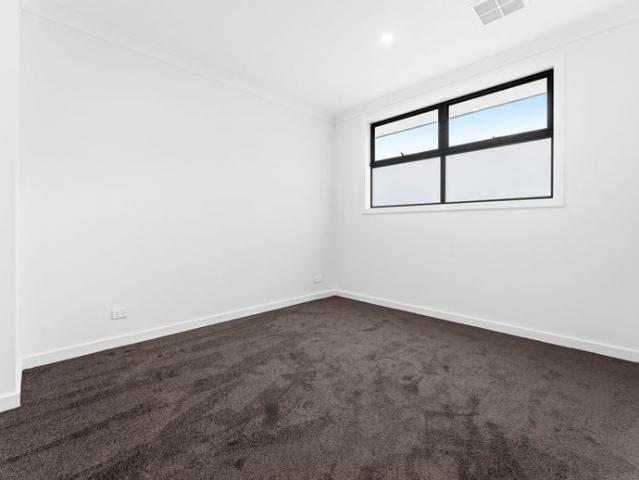 Townhouse for rent in Horseshoe Creek, South Australia