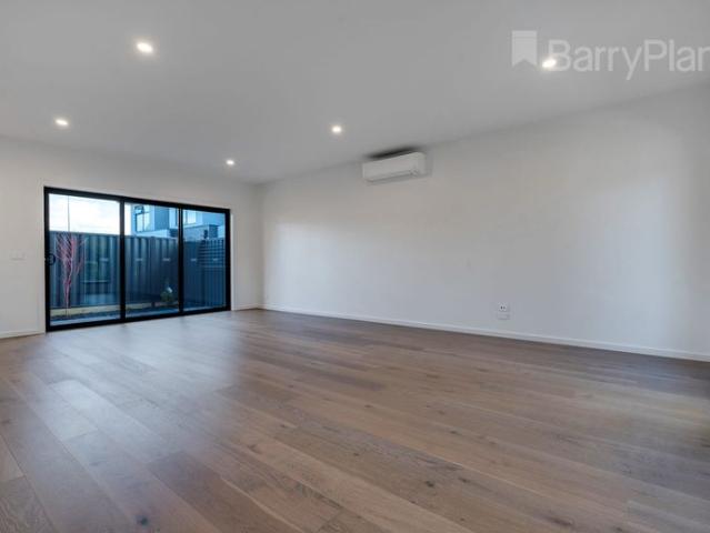 Townhouse for rent in Camerons Creek, Victoria