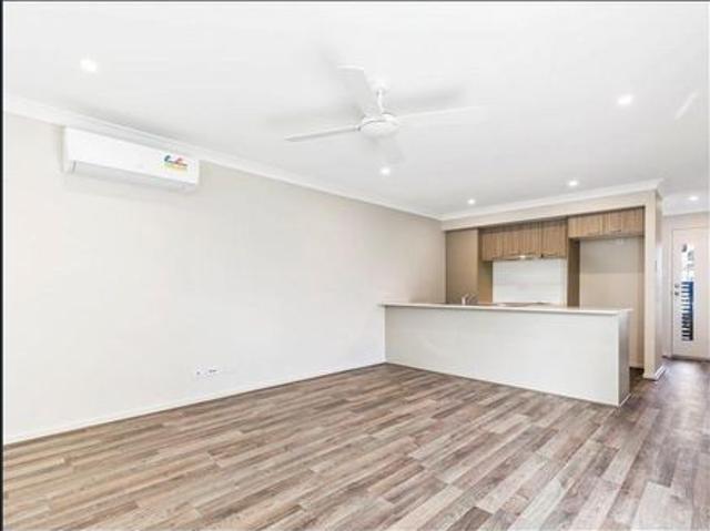 Townhouse for rent in Kings Creek, Queensland