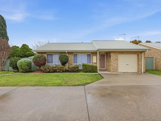 Townhouse for sale in Benalla, Victoria