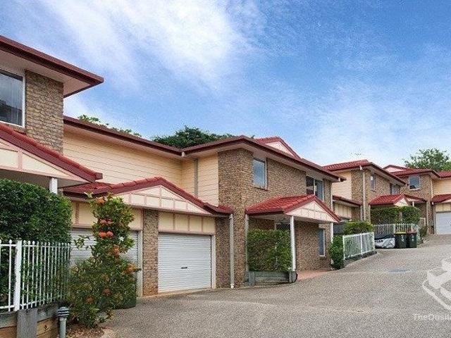 Townhouse for rent in Toombul, Queensland