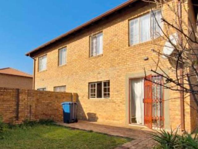 House for rent in Waterkloof, Gauteng