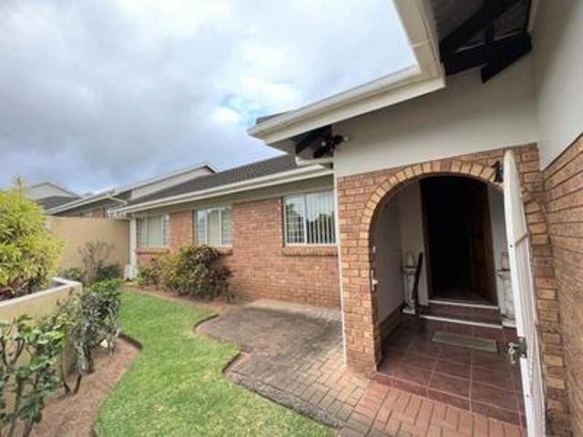 Townhouse for sale in Margate, Hibiscus Coast Local Municipality