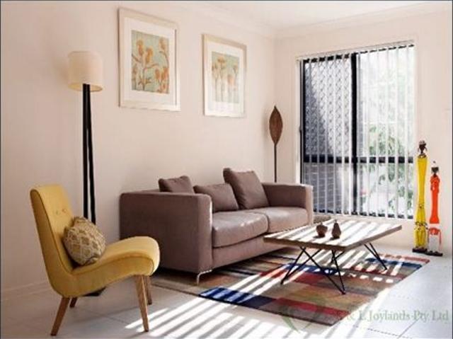 Townhouse for rent in Ellen Grove, Greater Brisbane