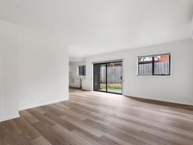 Townhouse for rent in Heidelberg Heights, Melbourne