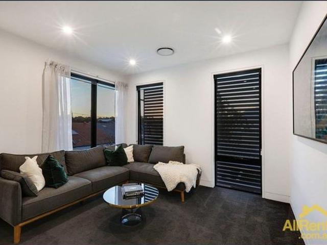 Townhouse for rent in Miami, Gold Coast City
