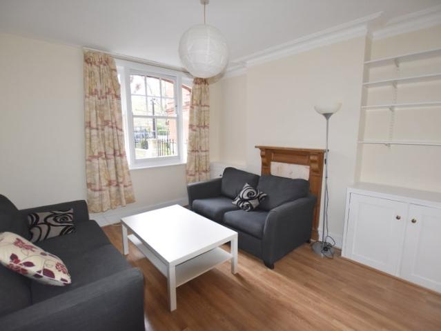 Apartment for rent in West Kensington, Greater London