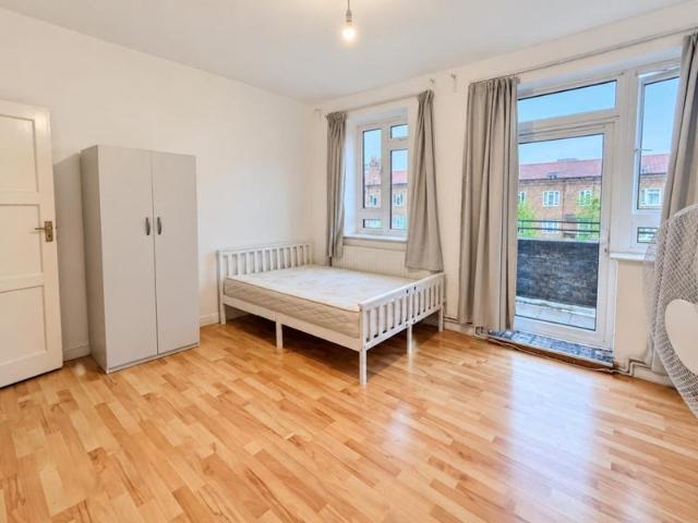 Apartment for rent in St. George in the East, Greater London