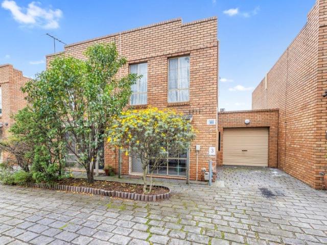 Townhouse for sale in Camerons Creek, Victoria