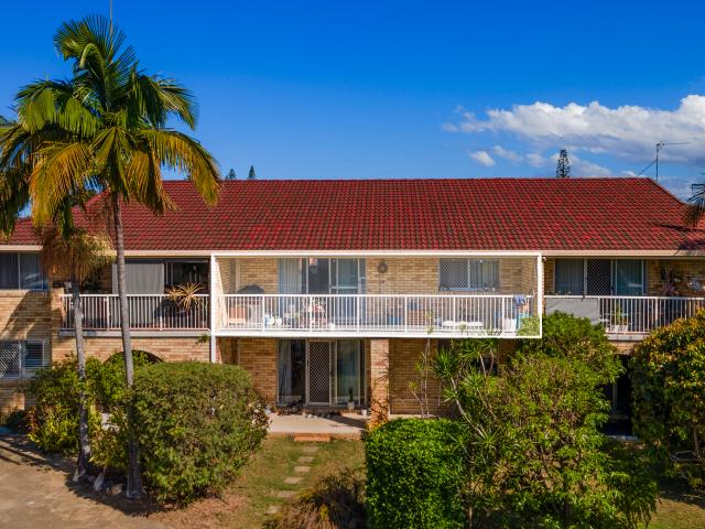 Apartment for sale in Mermaid Waters, Gold Coast City