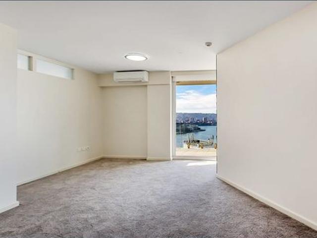 Apartment for rent in Lower North Shore, Sydney