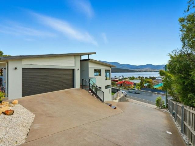 House for sale in Rose Bay, Tasmania
