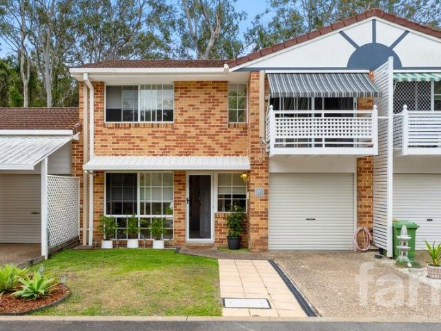 Townhouse for sale in Coombabah, Gold Coast City