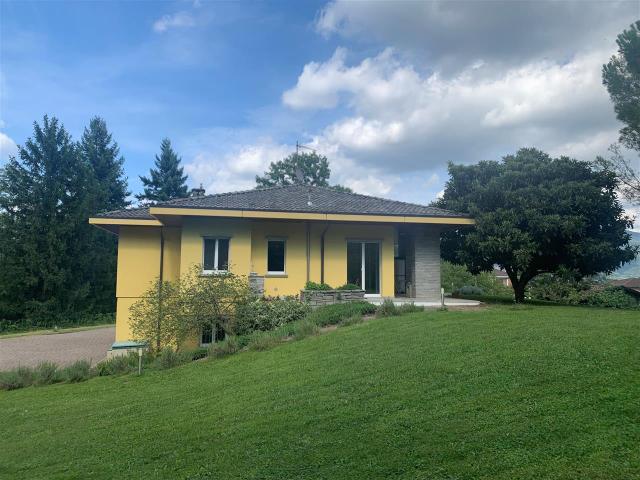 Villa Indipendente in vendita a Comunità Montana del Piambello, Clivio