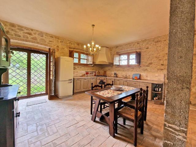 Casa in vendita a Izzalini, Umbria