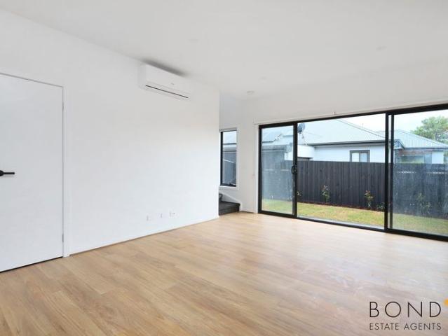 Townhouse for rent in Newtown, Geelong