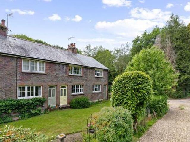 House for sale in Fole, Surrey