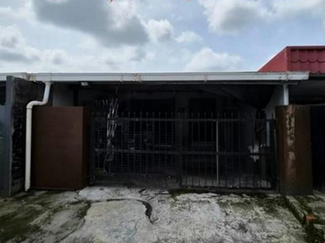 Terraced House for sale in Kuching, Bahagian Kuching