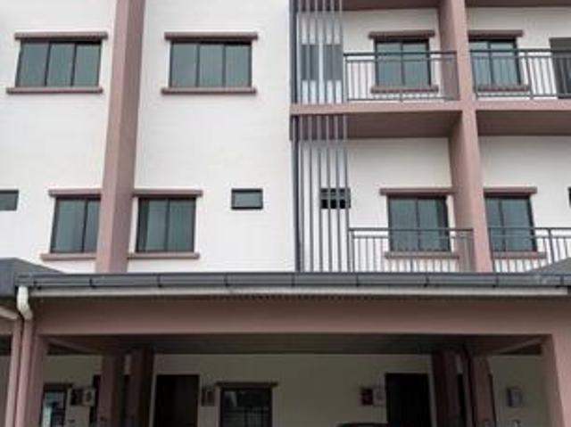 Townhouse for sale in Kuching, Bahagian Kuching