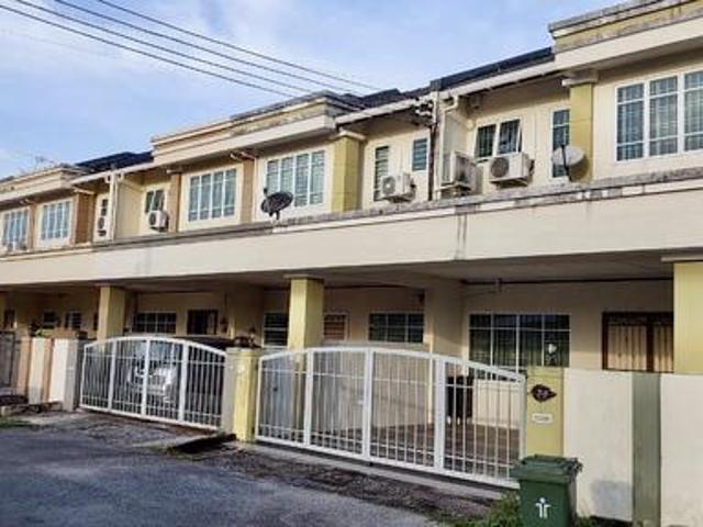 Terraced House for sale in Kuching, Bahagian Kuching