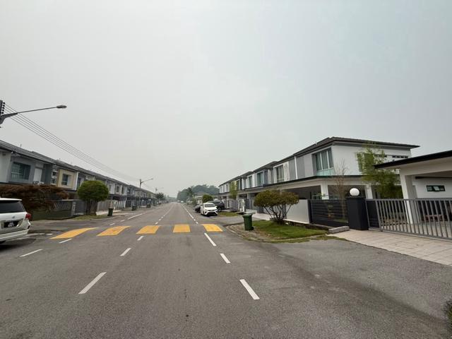 Terraced House for sale in Kuching, Bahagian Kuching