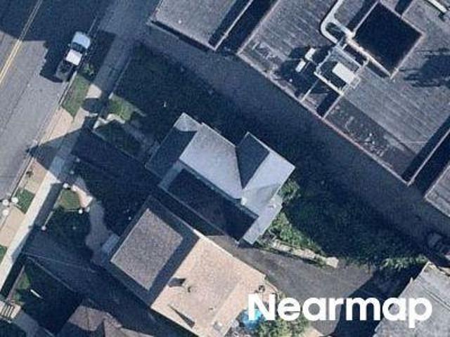 House for sale in Lyndhurst, New Jersey