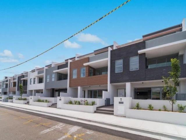 Townhouse for rent in Sydney, New South Wales
