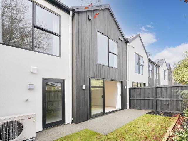 House for rent in Chaslands, Canterbury