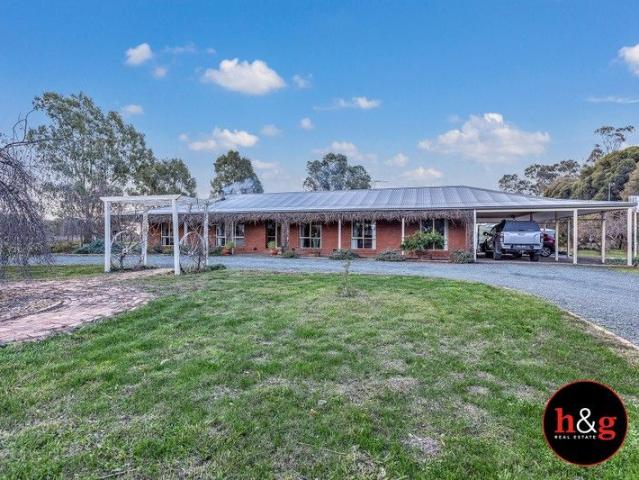 Cottage for sale in Cooma, Victoria