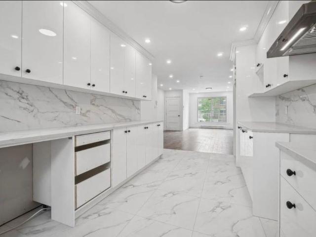 Apartment for rent in Saint-Michel, Montréal
