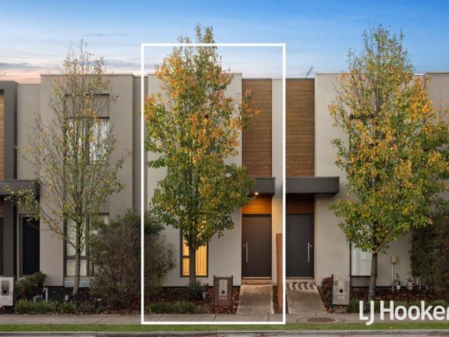 Townhouse for sale in Camerons Creek, Victoria