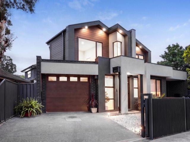 Townhouse for sale in Spotswood, Melbourne