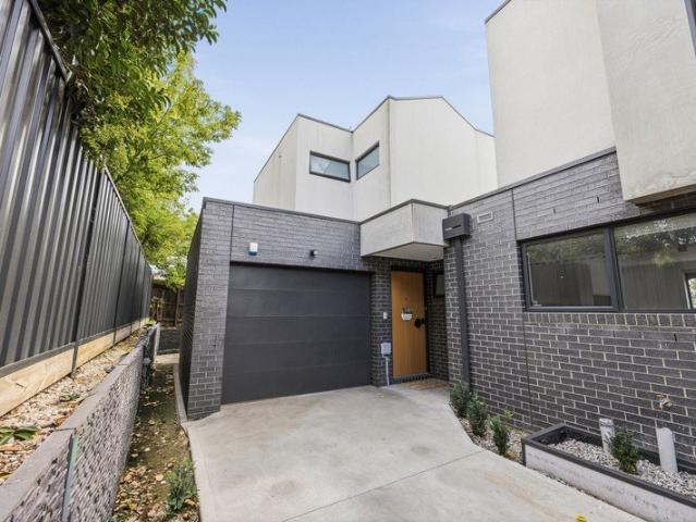 Townhouse for sale in Camerons Creek, Victoria