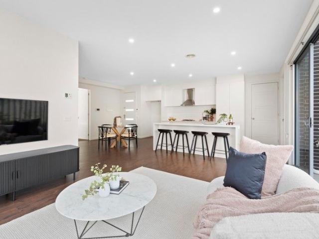 Townhouse for sale in Edithvale