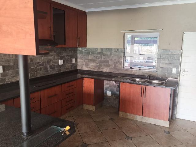 Apartment for rent in Jatniël, City of Ekurhuleni Metropolitan Municipality