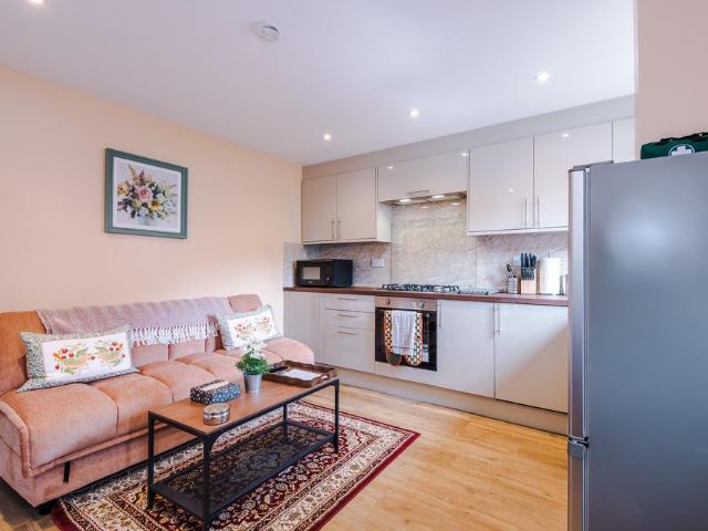 House for rent in Oldham Edge, Pendock