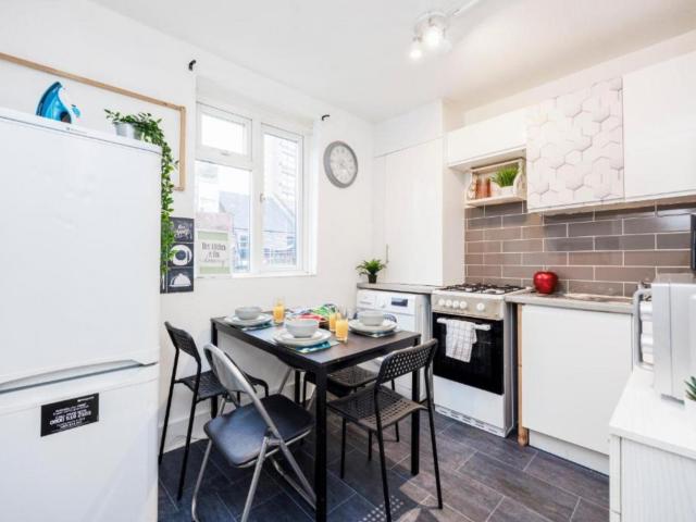 Apartment for rent in Maida Hill, Greater London