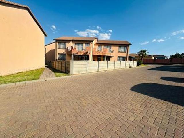Apartment for sale in Lenasia, Gauteng