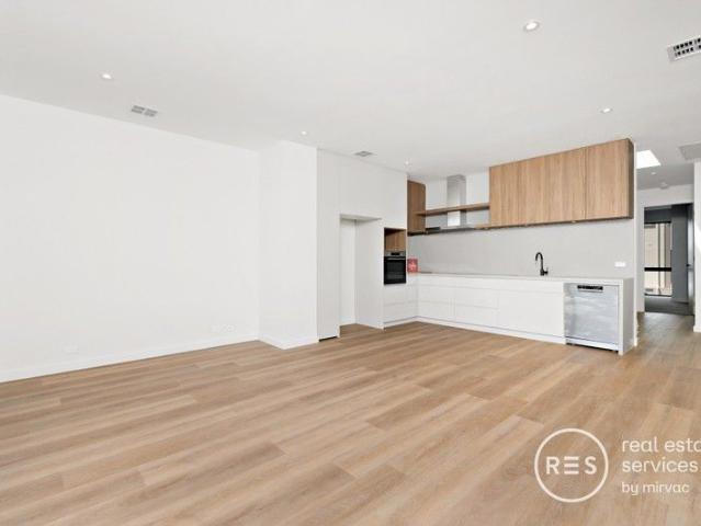 Townhouse for rent in Altona North, Victoria