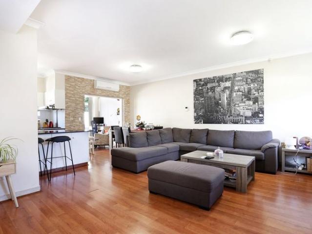 Townhouse for rent in Sydney, New South Wales