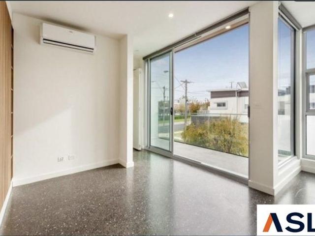 Townhouse for rent in Camerons Creek, Victoria