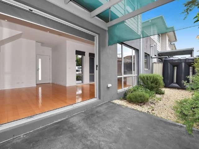 Townhouse for rent in Coburg, Melbourne