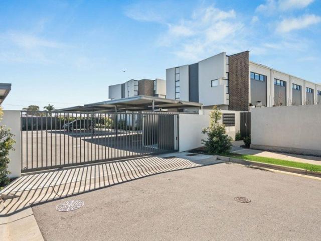 Townhouse for rent in Horseshoe Creek, South Australia