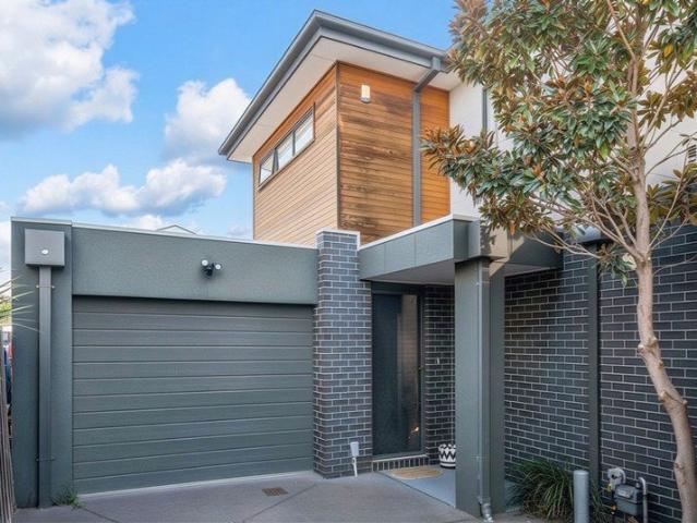 Townhouse for rent in Camerons Creek, Victoria