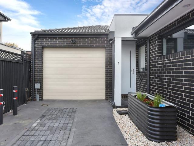 Townhouse for rent in Camerons Creek, Victoria
