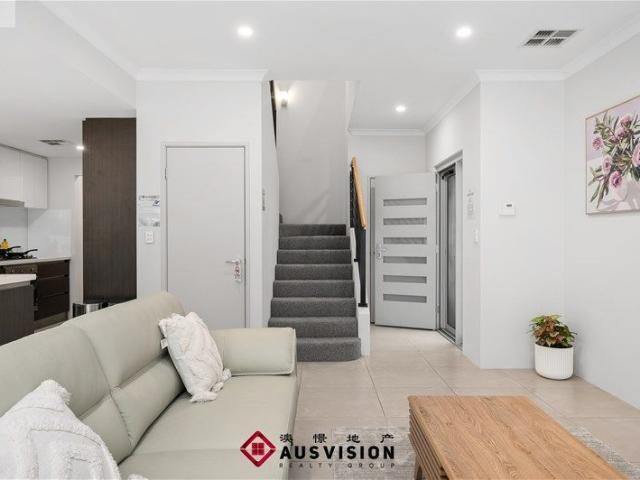 Townhouse for rent in Applecross, Western Australia