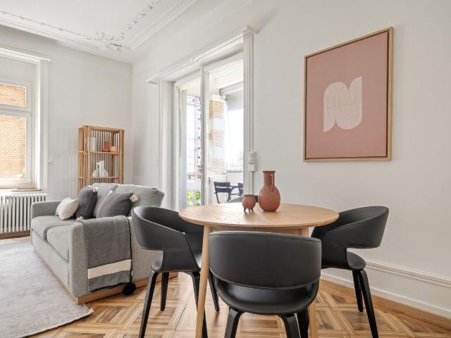 Apartment mieten in Einigen, Zürich