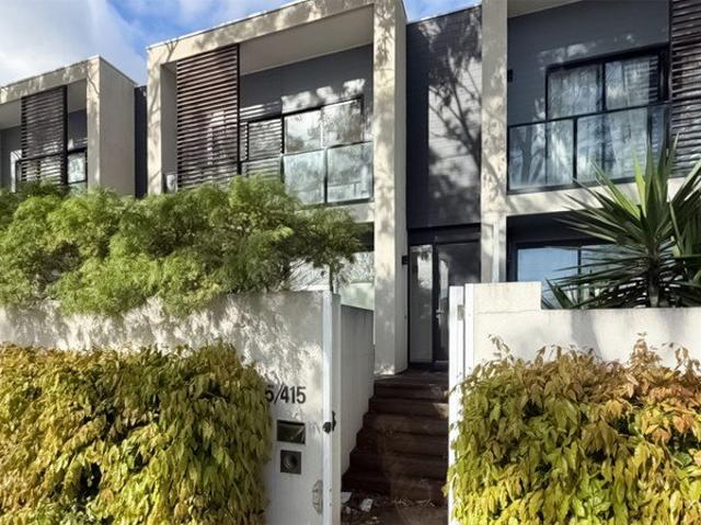 Townhouse for rent in Burwood, Melbourne